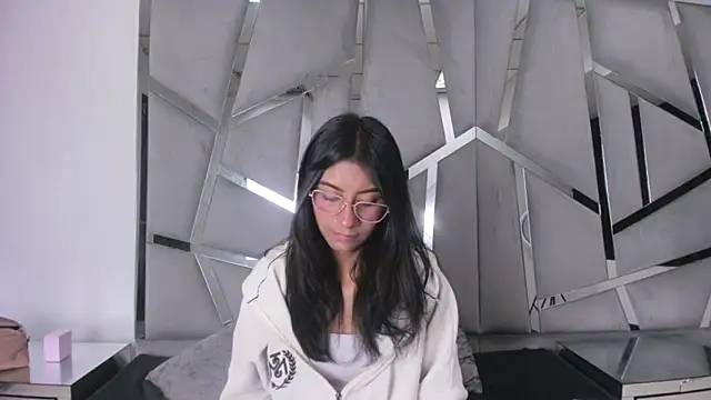 Mia clark18 online show from 11.11.25