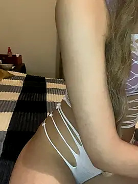 Snapshot of Sexy-Meryam chatting on 12.19.25 Sexy-Meryam online show from 12.19.25