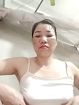 Snapshot of ladzy_sexy chatting on 11.13.25 ladzy sexy online show from 11.13.25