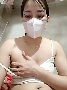 Snapshot of ladzy_sexy chatting on 11.19.25 ladzy sexy online show from 11.19.25