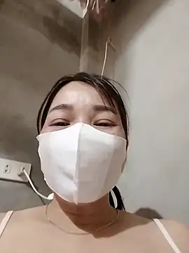 Snapshot of ladzy_sexy chatting on 11.28.25 ladzy sexy online show from 11.28.25