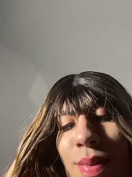 SiaraRealist online show from 11.15.25