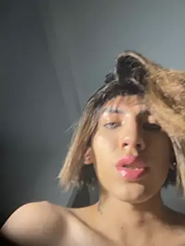 SiaraRealist online show from 03.15.26