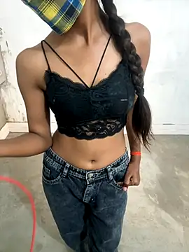 Snapshot of Rani_hot2 chatting on 10.25.25 Rani hot2 online show from 10.25.25