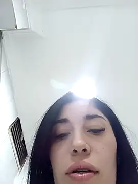 Snapshot of AbbyLewiis chatting on 11.29.25 AbbyLewiis online show from 11.29.25