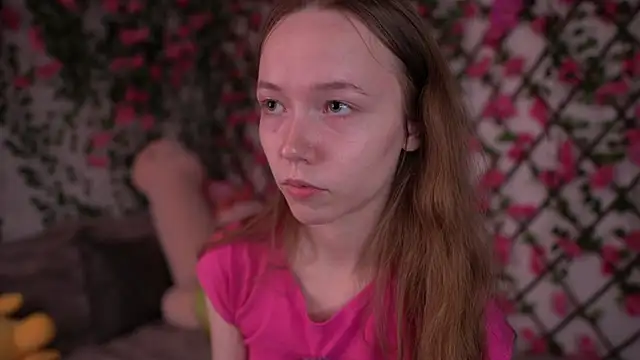 Snapshot of Petite_Polly chatting on 11.22.25 Petite Polly online show from 11.22.25