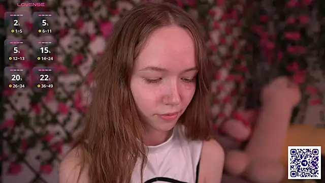 Snapshot of Petite_Polly chatting on 11.24.25 Petite Polly online show from 11.24.25