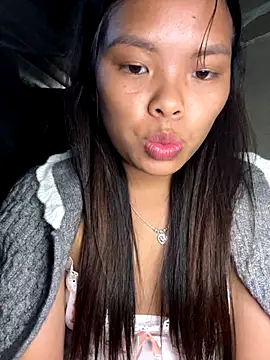 hello-cute online show from 12.03.25