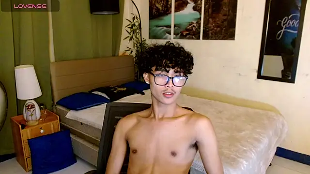 Snapshot of AsianCarl chatting on 10.28.25 AsianCarl online show from 10.28.25