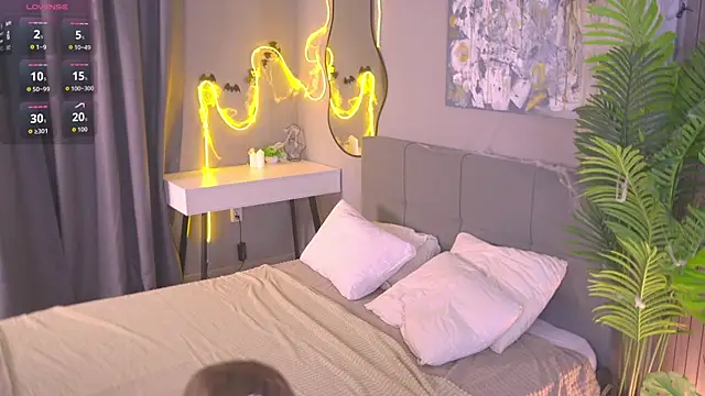 Snapshot of lorapalmerry chatting on 11.01.25 lorapalmerry online show from 11.01.25