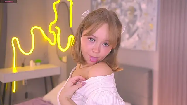 Snapshot of lorapalmerry chatting on 11.02.25 lorapalmerry online show from 11.02.25