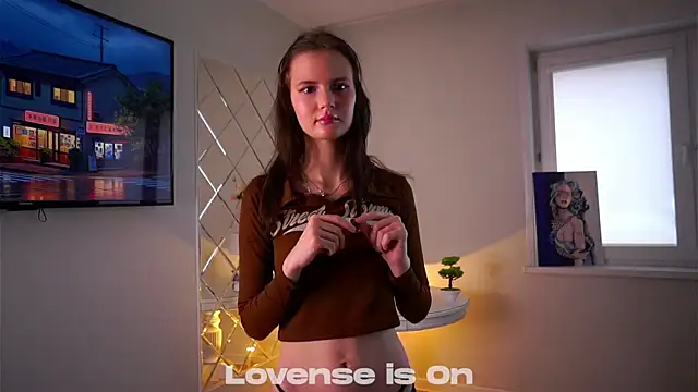 Snapshot of MarcyFrazee chatting on 10.22.25 MarcyFrazee online show from 10.22.25