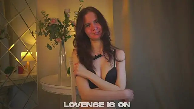 Snapshot of MarcyFrazee chatting on 12.02.25 MarcyFrazee online show from 12.02.25