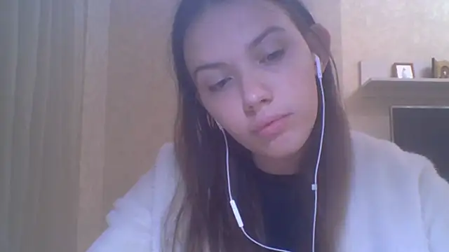 CeyaLier online show from 10.16.25