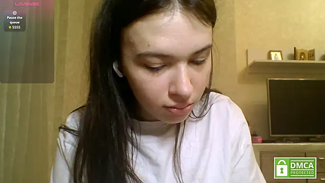 Snapshot of CeyaLier chatting on 06.04.26 CeyaLier online show from 06.04.26