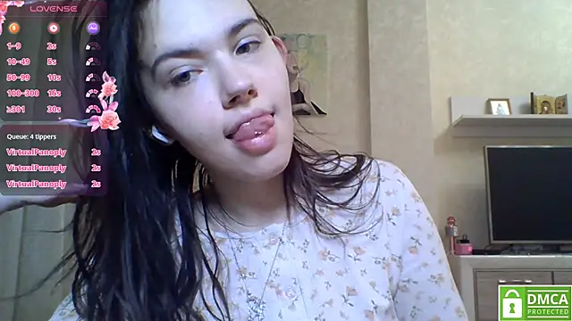 Snapshot of CeyaLier chatting on 06.25.26 CeyaLier online show from 06.25.26