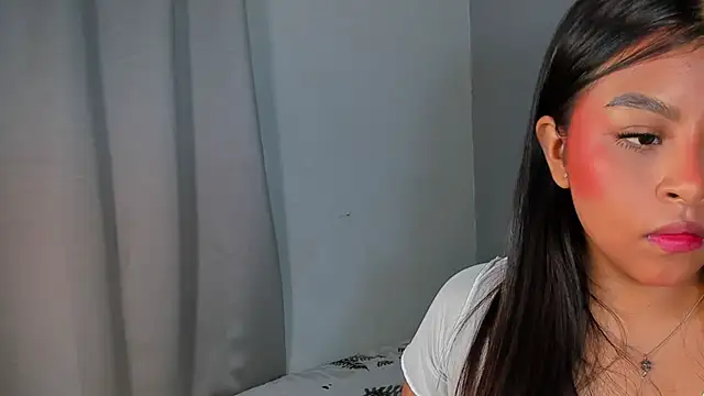 Snapshot of Jenn_W chatting on 11.08.25 Jenn W online show from 11.08.25