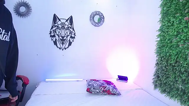 Emo Boy  online show from 12.04.25