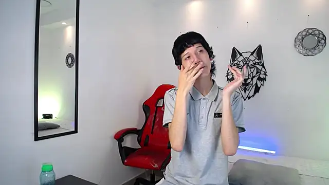 Emo Boy  online show from 12.14.25