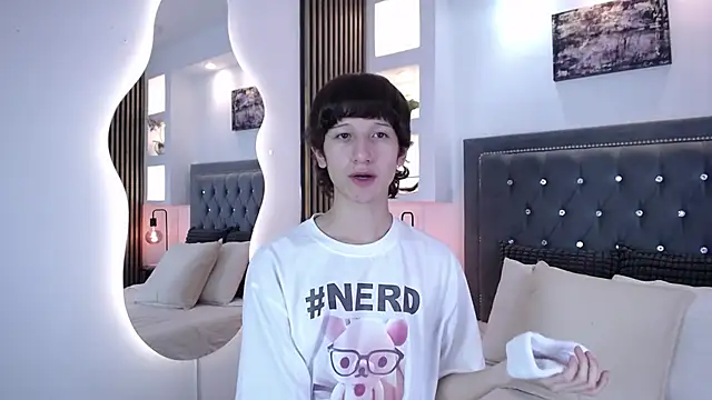 Snapshot of Emo_Boy_ chatting on 03.13.26 Emo Boy online show from 03.13.26