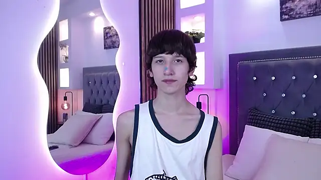 Snapshot of Emo_Boy_ chatting on 04.02.26 Emo Boy online show from 04.02.26