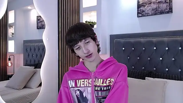 Snapshot of Emo_Boy_ chatting on 04.15.26 Emo Boy online show from 04.15.26