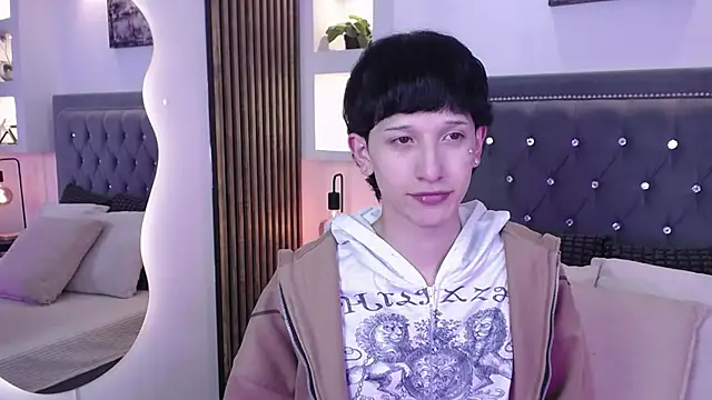Snapshot of Emo_Boy_ chatting on 05.22.26 Emo Boy online show from 05.22.26