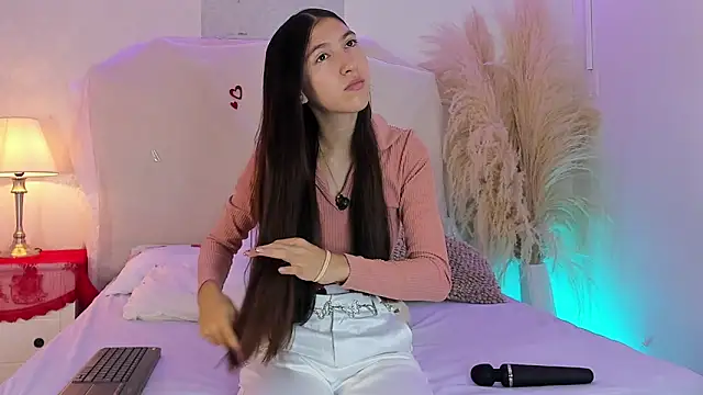 Snapshot of Sara_Collinss_ chatting on 02.27.26 Sara Collinss online show from 02.27.26