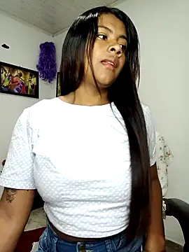 Snapshot of vannesitha25 chatting on 10.31.25 vannesitha25 online show from 10.31.25