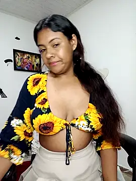 Snapshot of vannesitha25 chatting on 11.05.25 vannesitha25 online show from 11.05.25