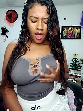 Snapshot of vannesitha25 chatting on 11.18.25 vannesitha25 online show from 11.18.25