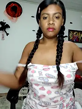 Snapshot of vannesitha25 chatting on 11.24.25 vannesitha25 online show from 11.24.25