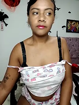 Snapshot of vannesitha25 chatting on 11.26.25 vannesitha25 online show from 11.26.25