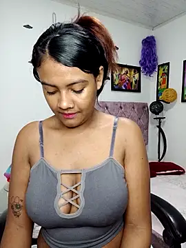 Snapshot of vannesitha25 chatting on 12.03.25 vannesitha25 online show from 12.03.25