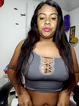 Snapshot of vannesitha25 chatting on 12.04.25 vannesitha25 online show from 12.04.25