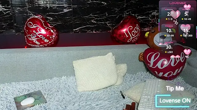 Snapshot of _YourSubmissive_ chatting on 02.14.26 YourSubmissive online show from 02.14.26