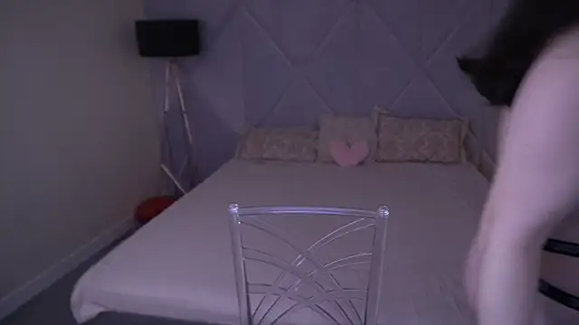 SnowWhiti online show from 04.06.26