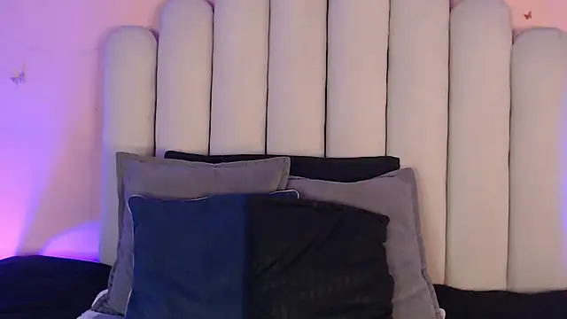 Snapshot of SweetRenata_ chatting on 11.27.25 SweetRenata online show from 11.27.25