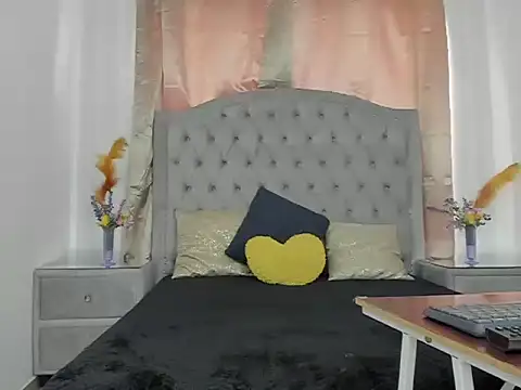 QuimaMiley online show from 10.14.25