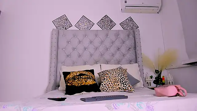 Snapshot of ChocoBunny1 chatting on 10.14.25 ChocoBunny1 online show from 10.14.25