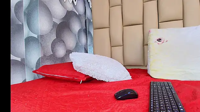 hannah teehn online show from 11.07.25