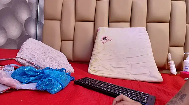 hannah teehn online show from 11.10.25