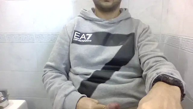 Snapshot of sci69 chatting on 12.01.25 sci69 online show from 12.01.25