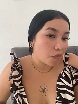Snapshot of Vicky_bloonde chatting on 10.15.25 Vicky bloonde online show from 10.15.25