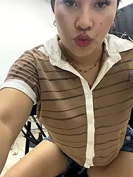 Snapshot of Vicky_bloonde chatting on 10.16.25 Vicky bloonde online show from 10.16.25
