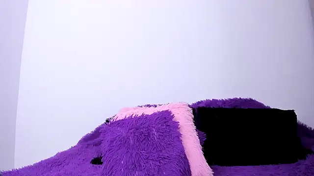 HeidyRousse online show from 10.19.25