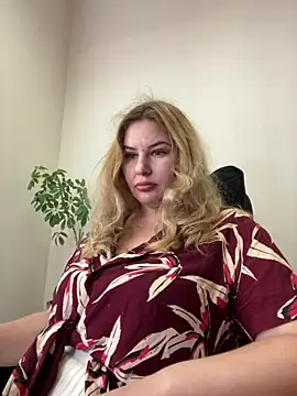 Snapshot of Passion-Blondy chatting on 07.14.26 Passion-Blondy online show from 07.14.26