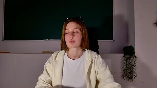 ClaireMathis online show from 04.27.26