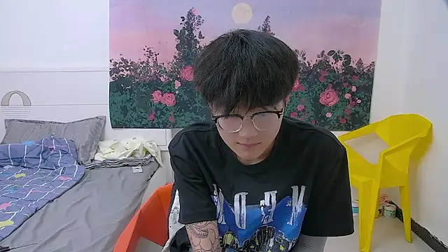 KK-cuteboy online show from 05.05.26