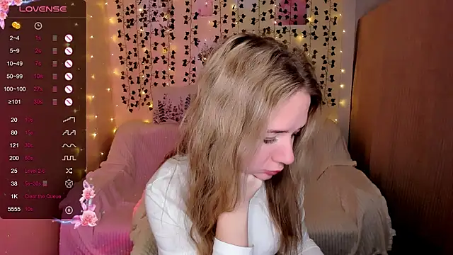 Evaa Braunn online show from 11.25.25